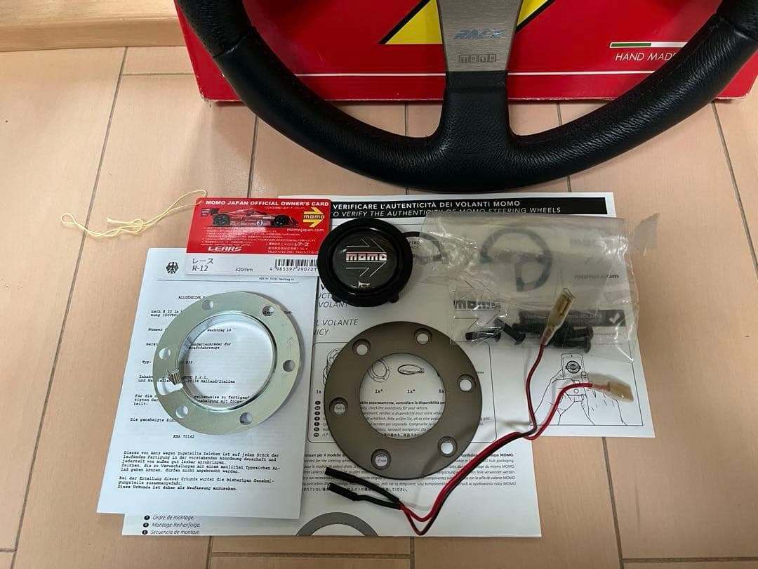 MOMO RACE ステアリング 32Φ