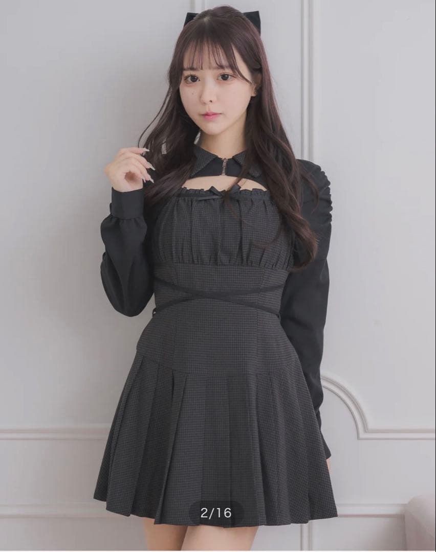 pium カットアウトレイヤードプリーツミニワンピ