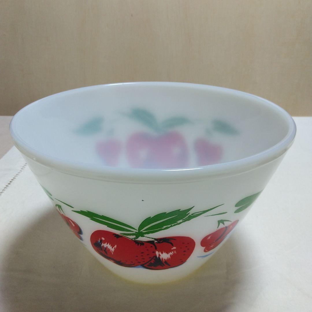 ヴィンテージFire King リンゴ柄ミキシング ボウルLLホワイト