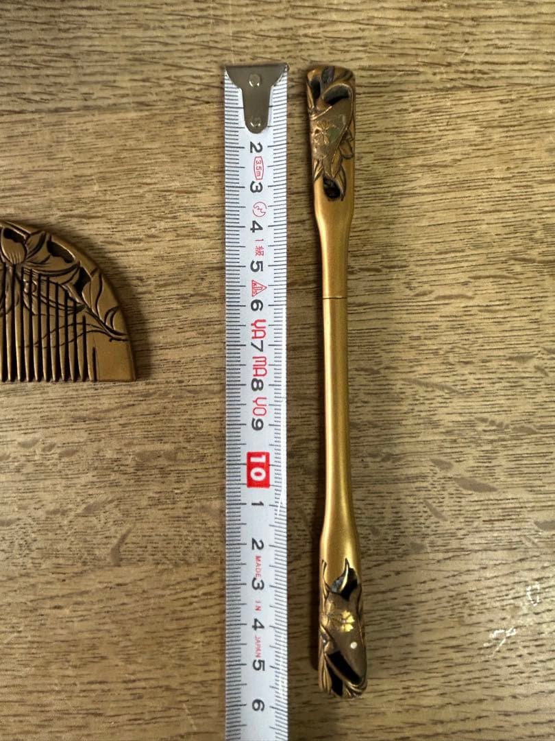 ゴールド螺鈿細工透かし模様櫛とかんざしセット　箱入り