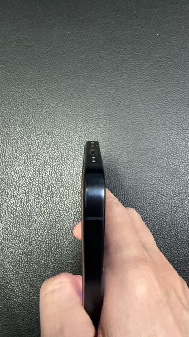 海外版 iPhone 15 Pro Max 1TB，美品，バッテリーは96%