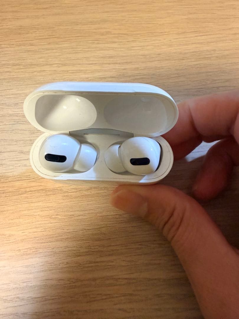 おまけ付き AirPods Pro 第一世代　タイプCワイヤレス充電ケース付き