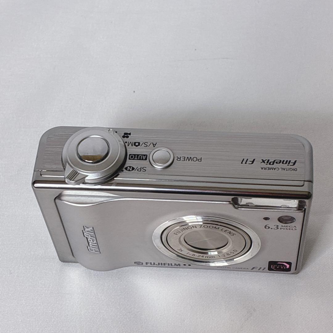 【美品・動作OK】FUJIFILM FinePix F11 デジカメ