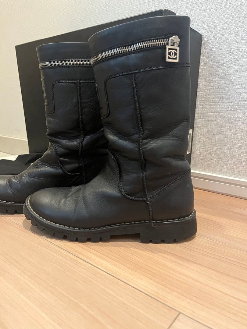 CHANELブーツシャネルブーツ レザーブーツ エンジニアブーツ ココマーク