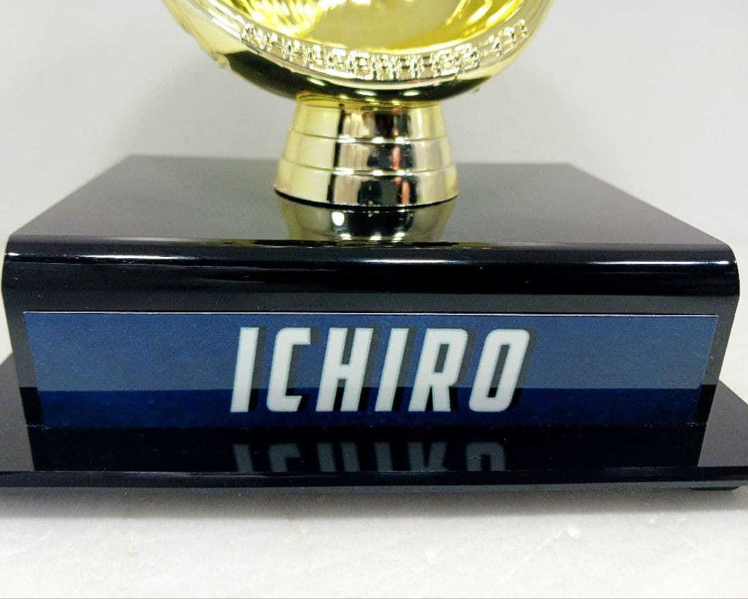 イチロー 引退記念 サインボール ディスプレイケース