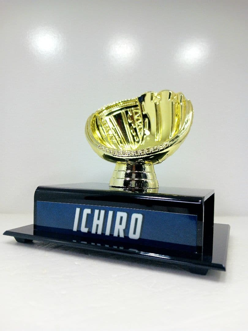 イチロー 引退記念 サインボール ディスプレイケース