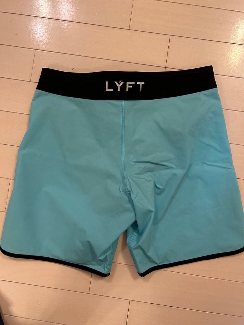 【公式完売品】LYFT （Mサイズ）ボードショーツ　ステージショーツ