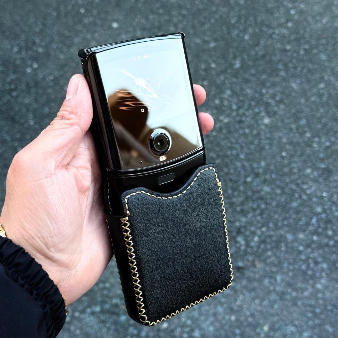 美品・Motorola Razr 2019 初代 折りたたみスマホ