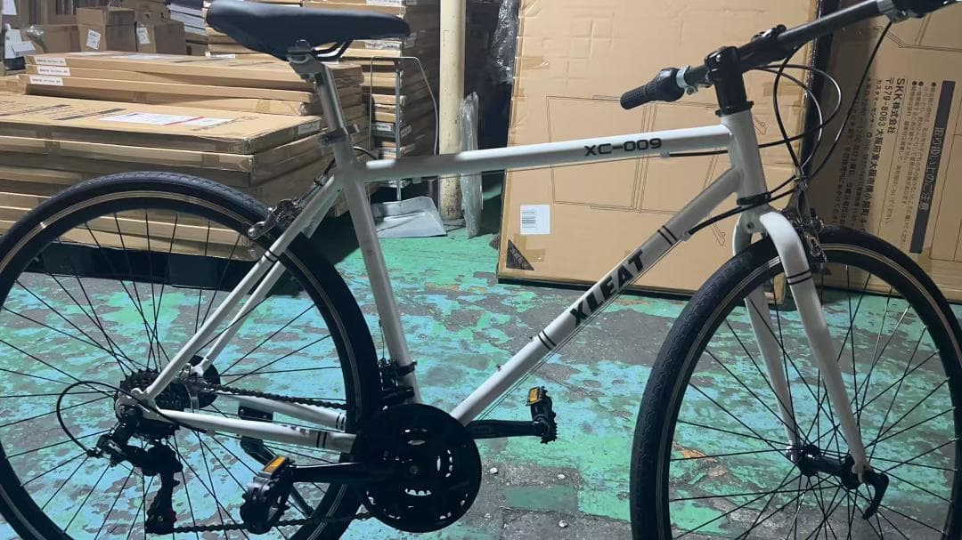 中古美品 XLEAT XC-009 クロスバイク 21段変速　ホワイト