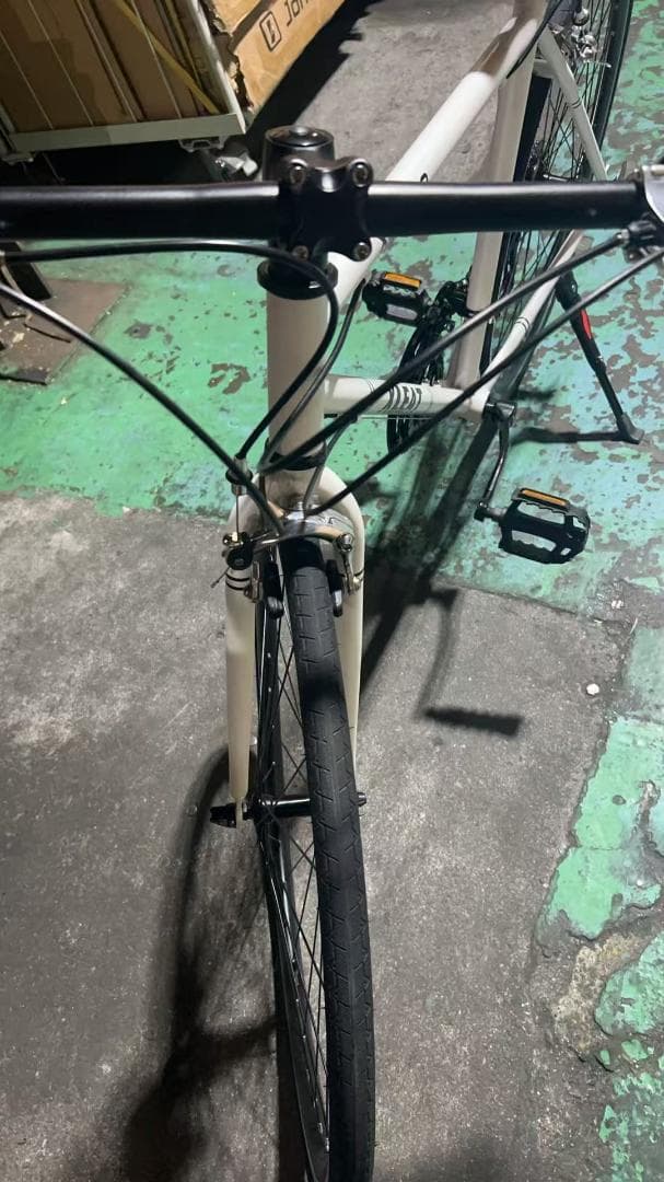 中古美品 XLEAT XC-009 クロスバイク 21段変速　ホワイト