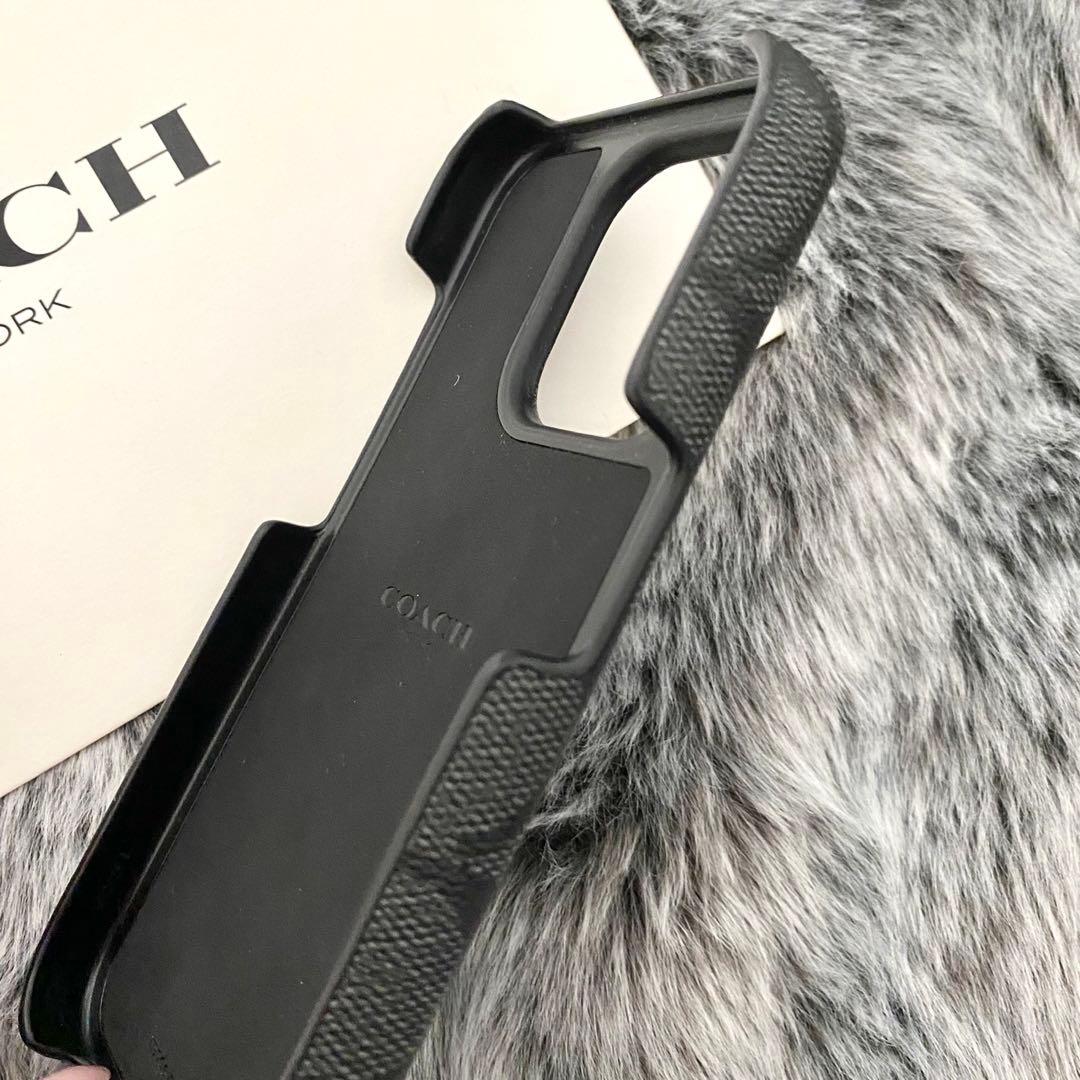 新品☆COACH(コーチ)ブラック　スマホケース　i Phone15 pro