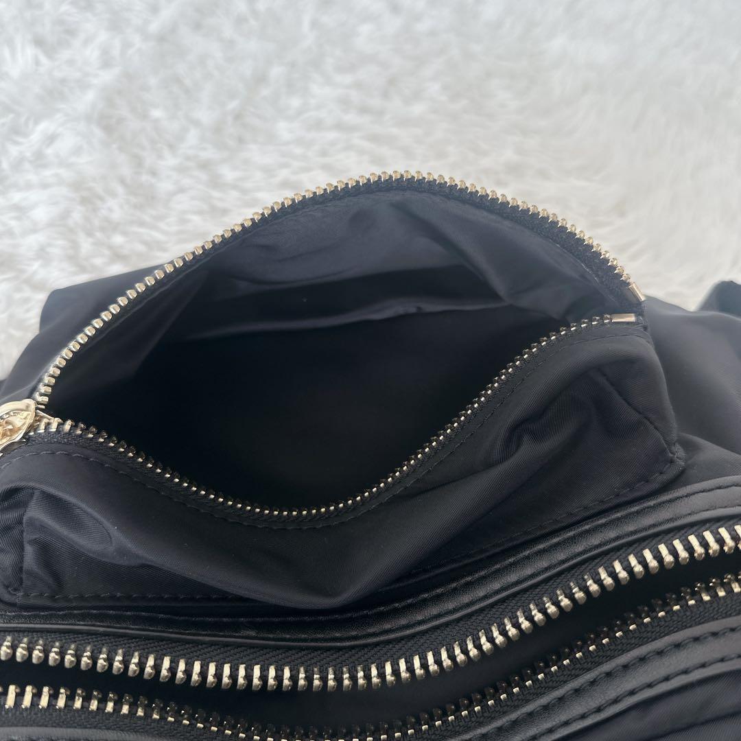 【美品】トリーバーチ ナイロン ボディバッグ ユニセックス ロゴ型押し 黒