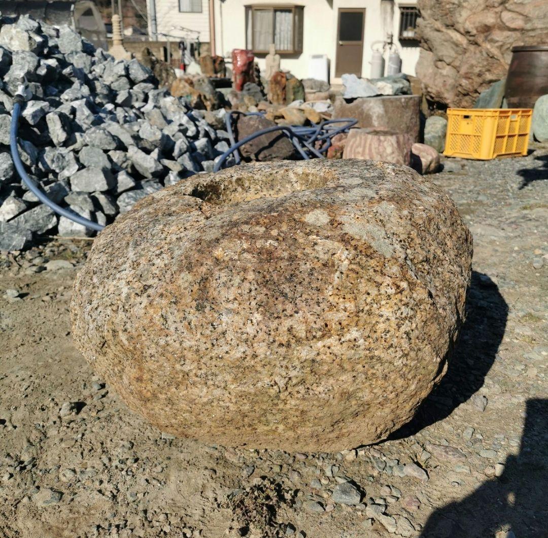 錆御影石蹲　184キロ　庭石　石　鑑賞石 庭　坪庭　ガーデニング