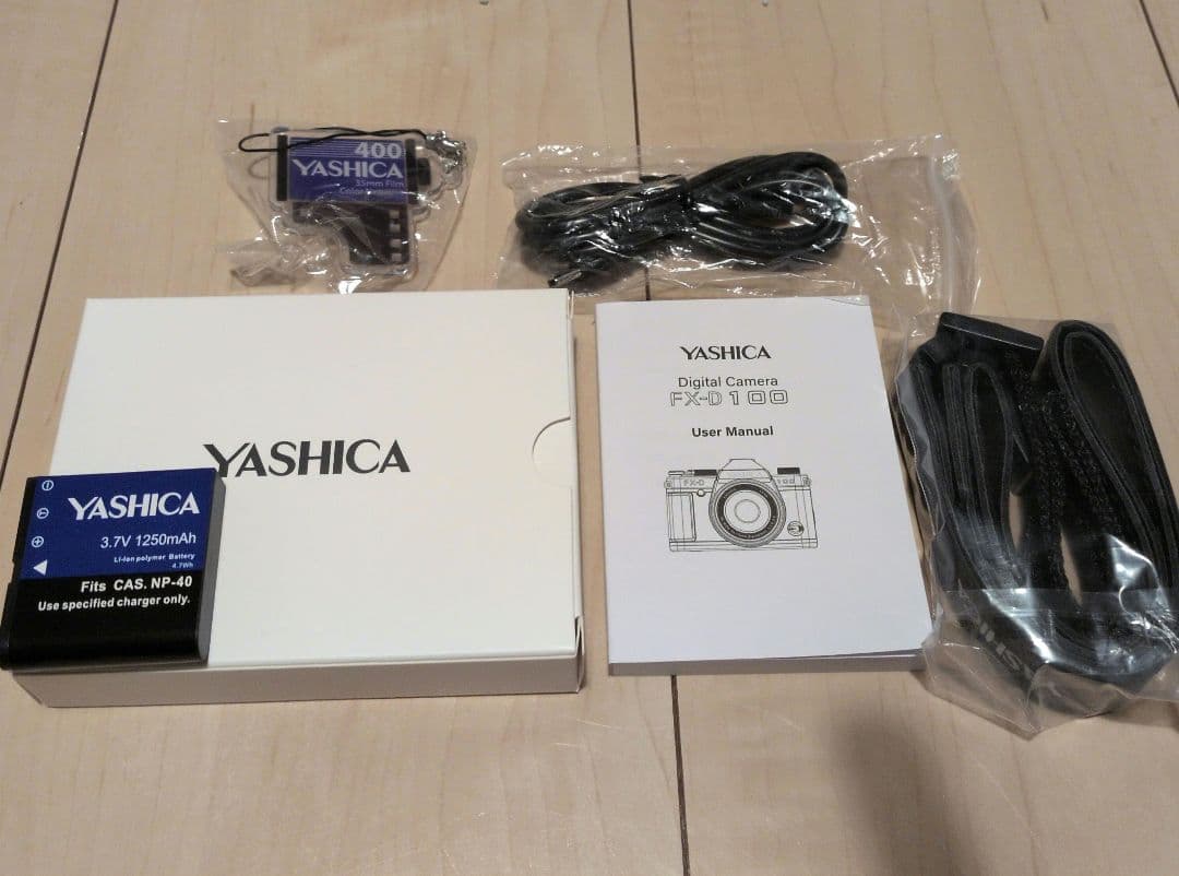 YASHICA FX-D100 デジタルフィルムシミュレーションカメラ