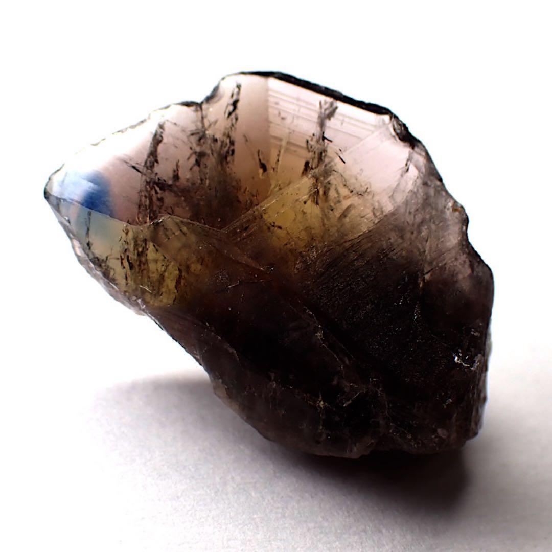 【パキスタン/スカルドゥ産】ブルーティントアキシナイト