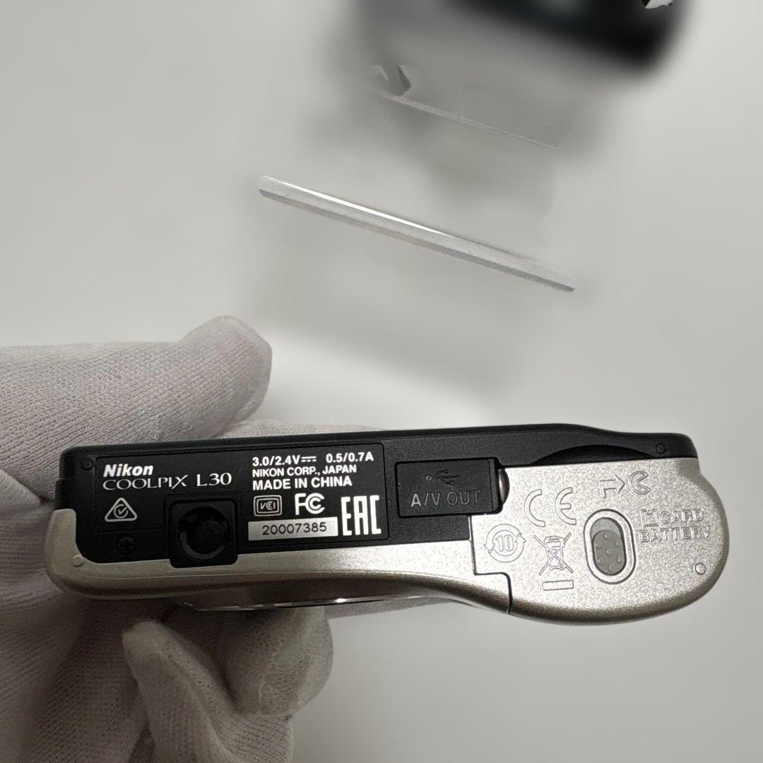 l**様 【美品】NIKON COOLPIX L30 単三電池新品交換済　希少品