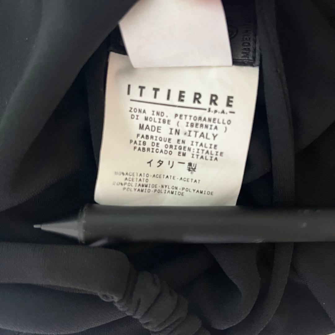 ヴェルサーチ versace 変形　肌みせ　キャミソール　ビーズ　黒　38