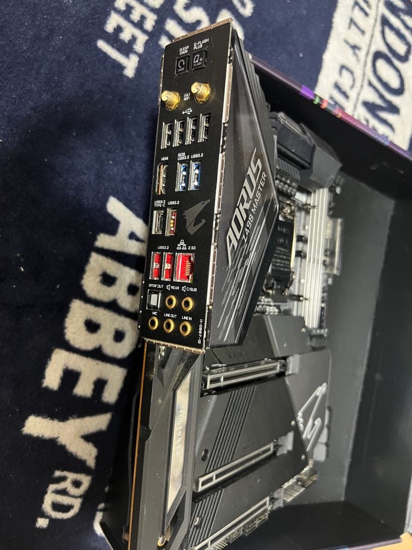 AORUS Z490 マザーボード ATX