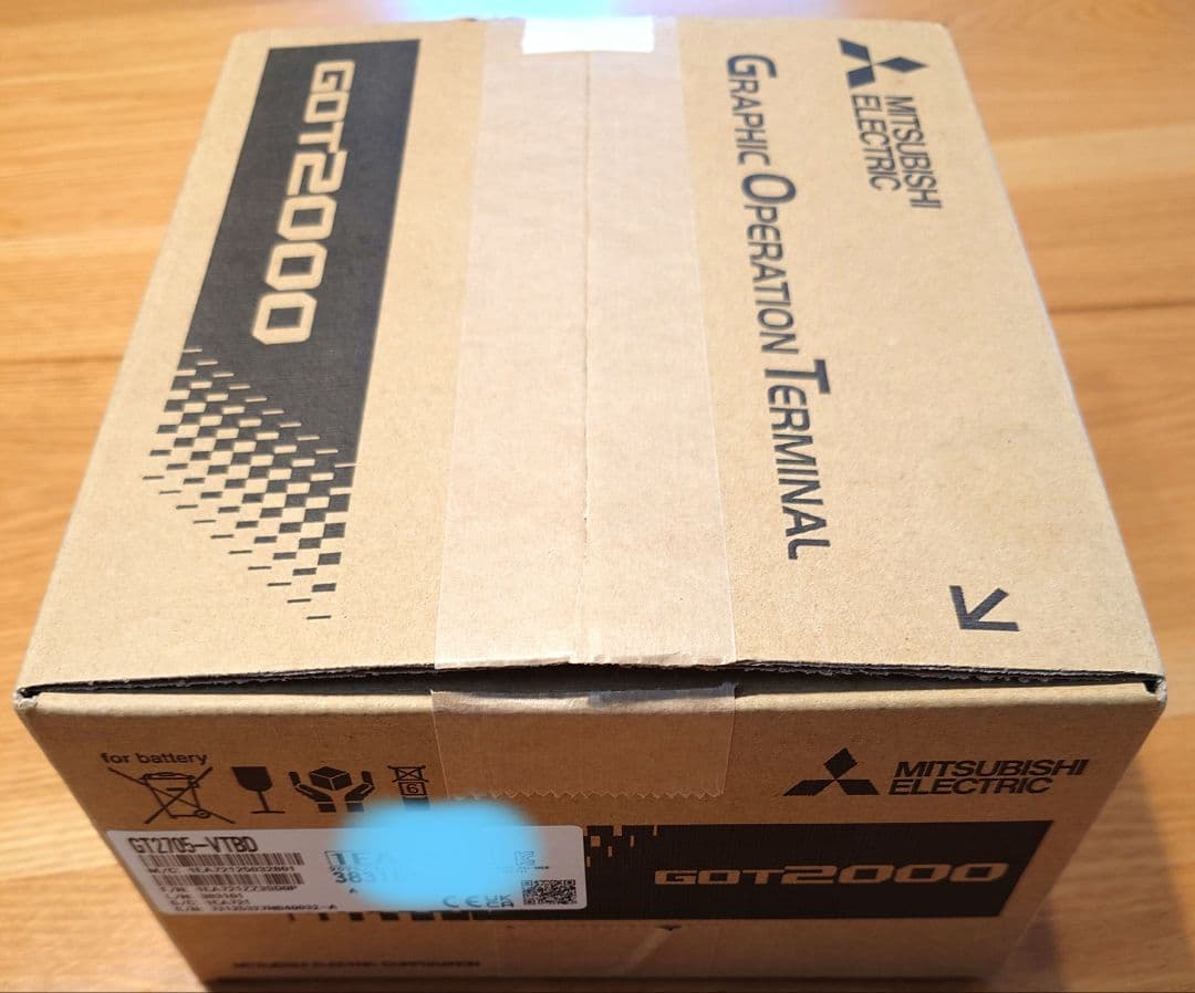 新品　三菱電機 タッチパネル GT2705-VTBD　2025年製4月入荷