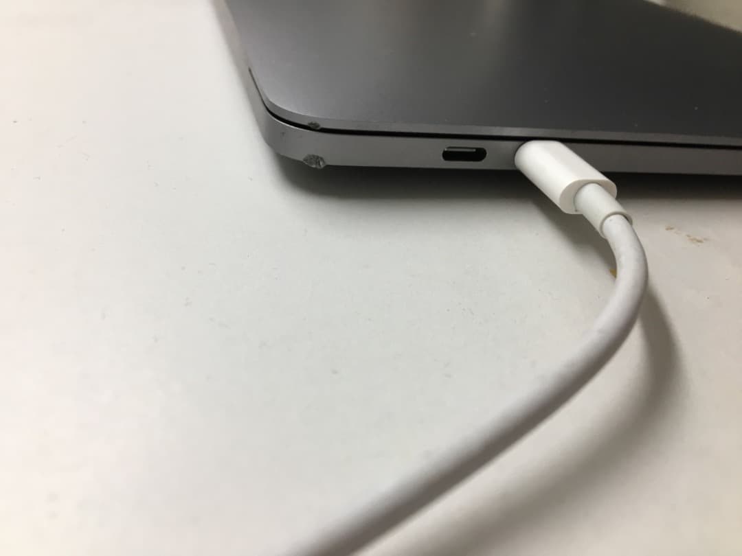 MacBook Pro (Retinaディスプレイ, 13-inch, 2020
