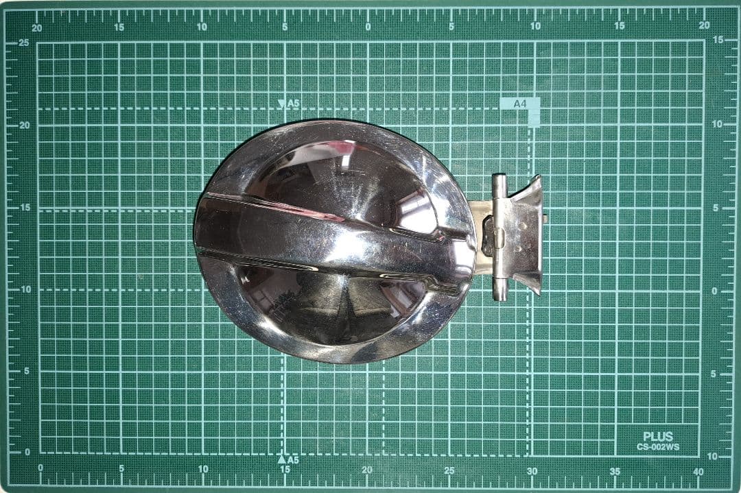 旧車当時もの　初期型ユーノスロードスターガソリン給油口カバー　ロードスターパーツ