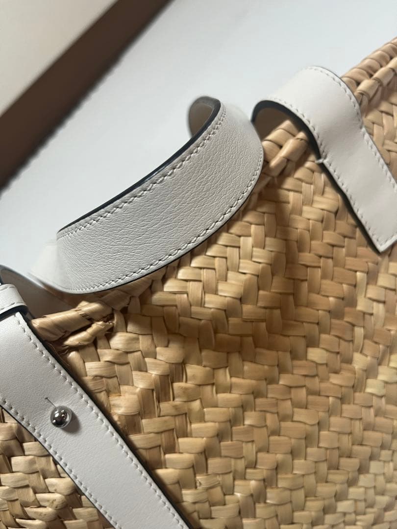 ロエベ　LOEWE かごバッグ　未使用に近い