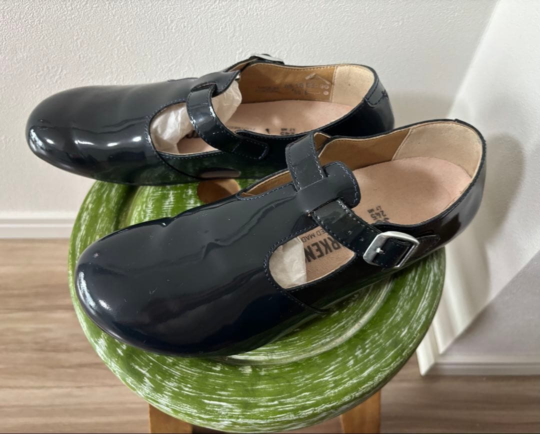 お値下げ【ビルケンシュトック 38】エナメルストラップシューズ　ネイビー