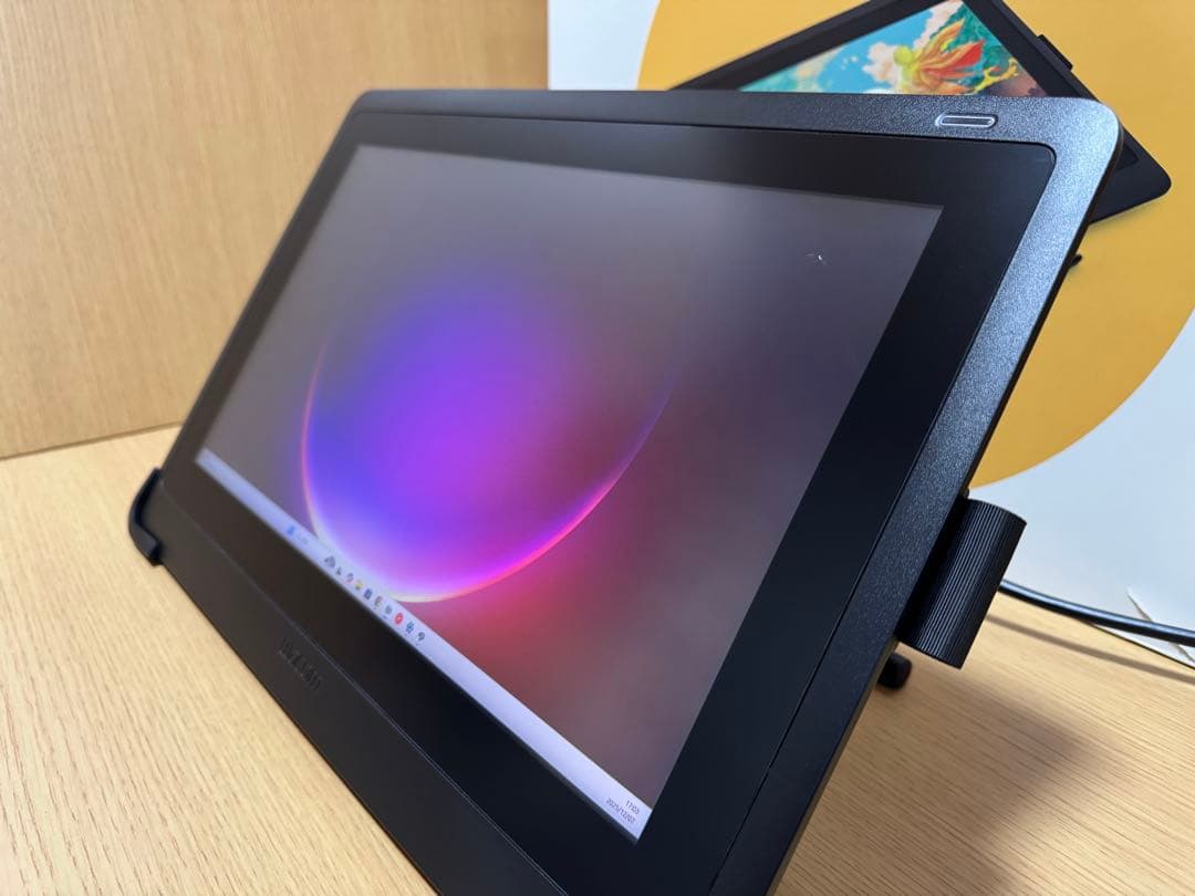 Wacom Cintiq 16 DTK1660 K0D + 専用スタンド　セット