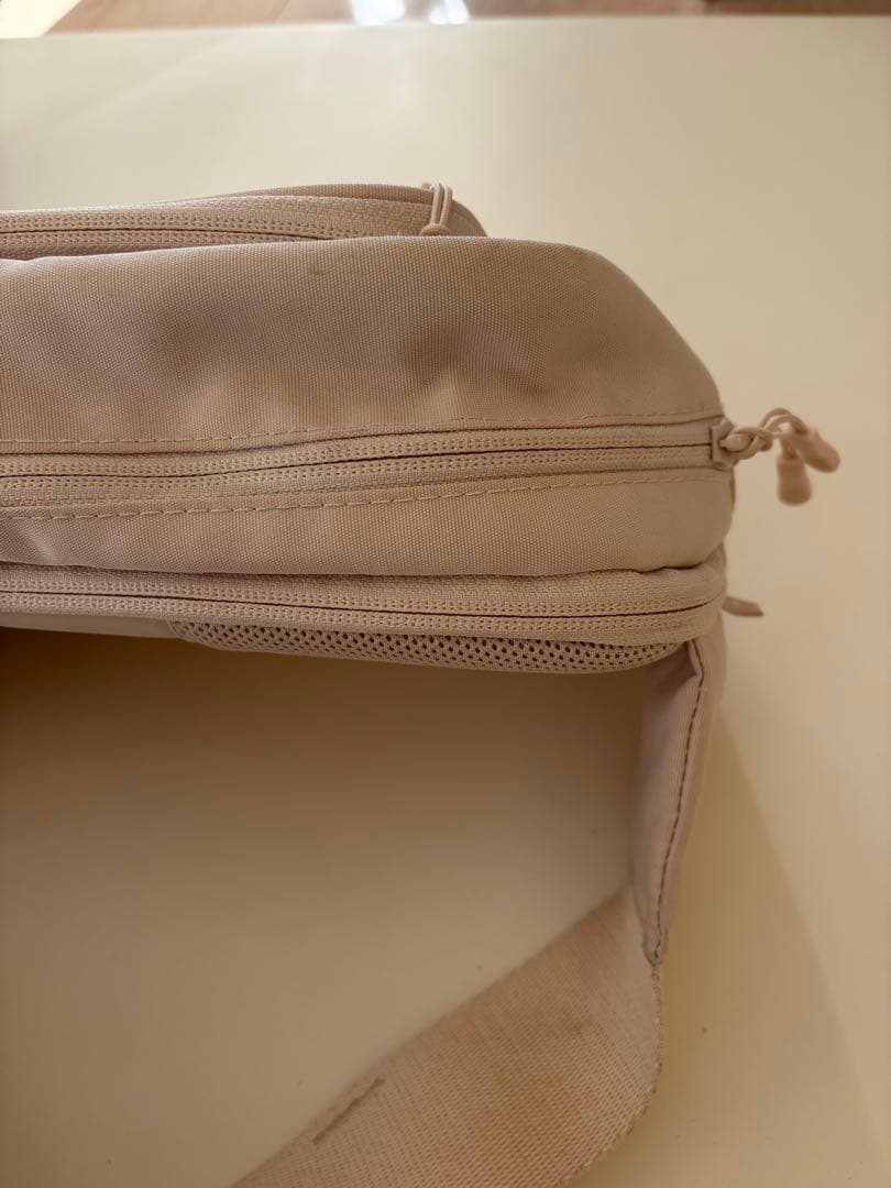 POMULU アイボリー　ヒップシート