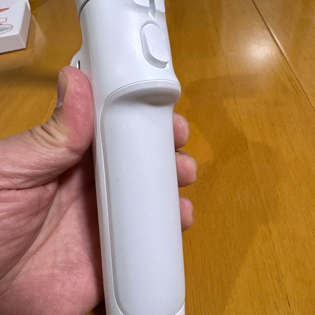 極美品！Insta360 Flow 2 Pro クリエイターキット白　ジンバル