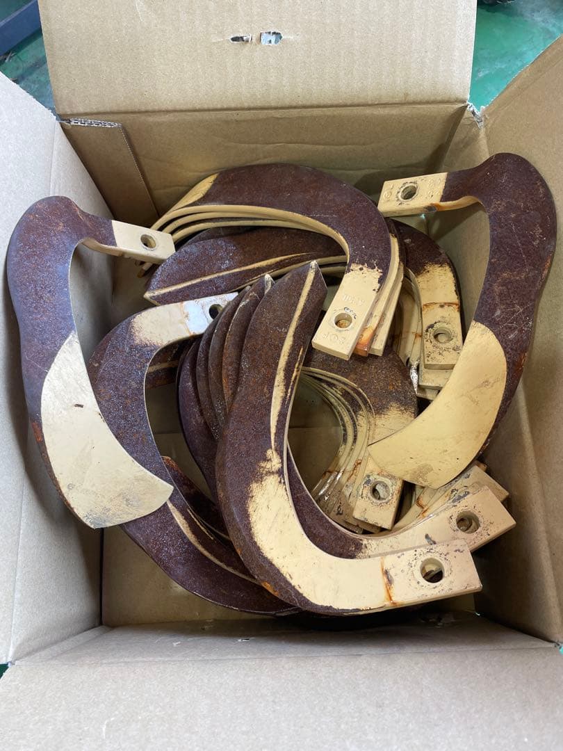 ヤンマー　トラクター　中古耕うん爪セット　32本　ナタ爪