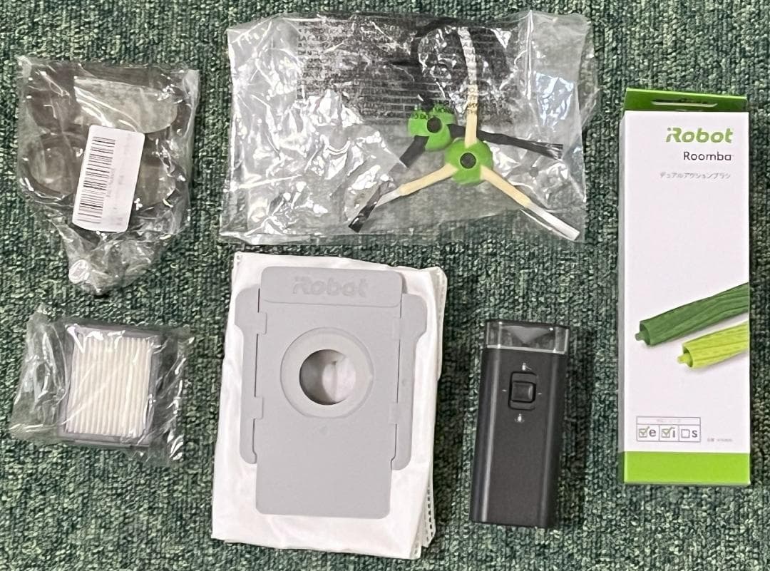 ルンバi7+ アイロボット自動ゴミ収集機付き＋交換用パーツセット(新品)