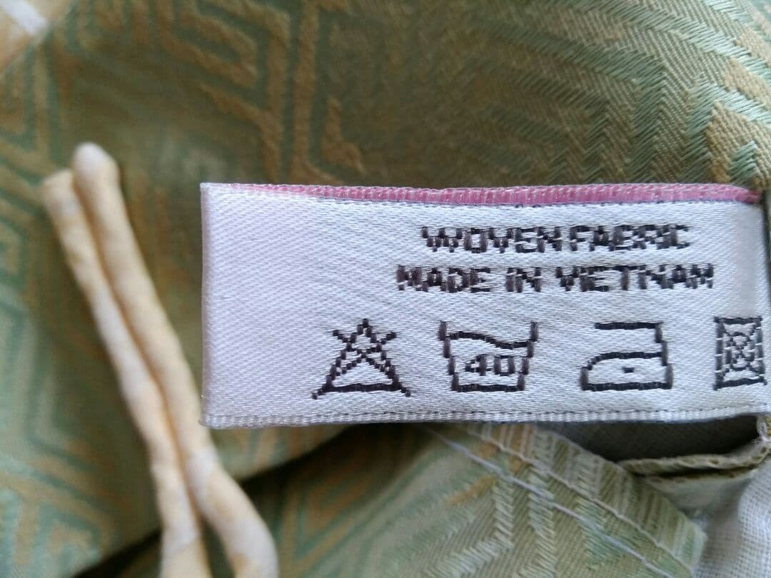 新品 ◆絹のクッションカバー ◆ シノワズリ ◆ Made in vietnam