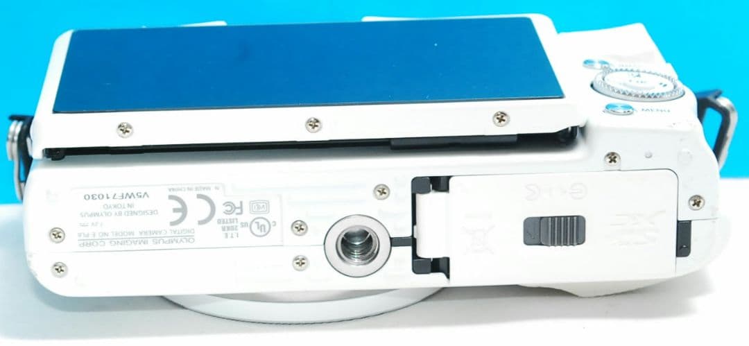 OLYMPUS E PL 6 ホワイト　ボディ　送料無料