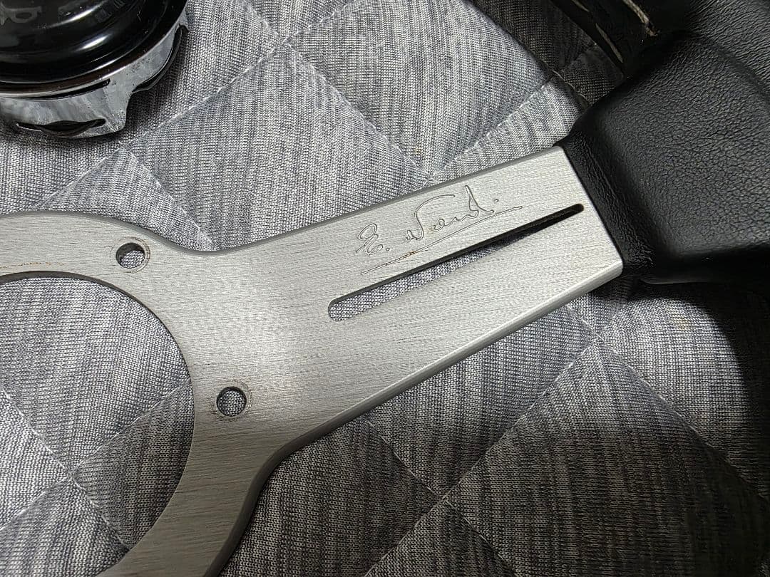 ナルディ クラシック レザー 34パイ