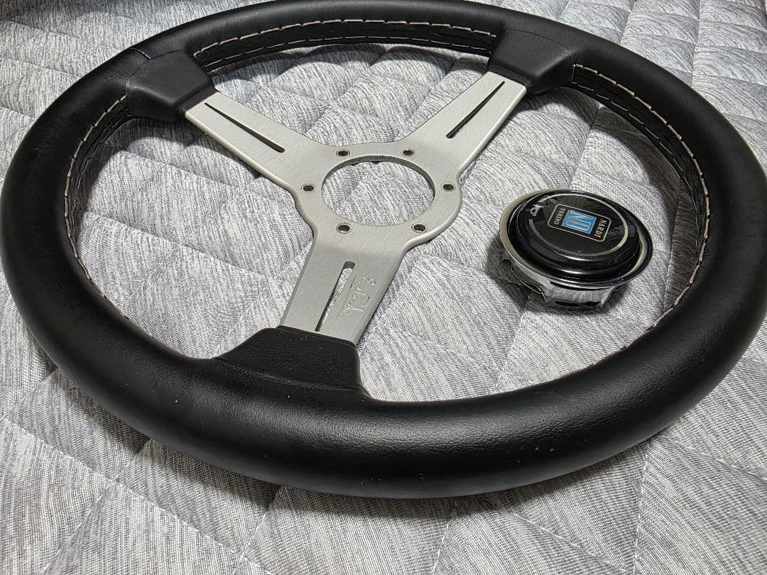 ナルディ クラシック レザー 34パイ