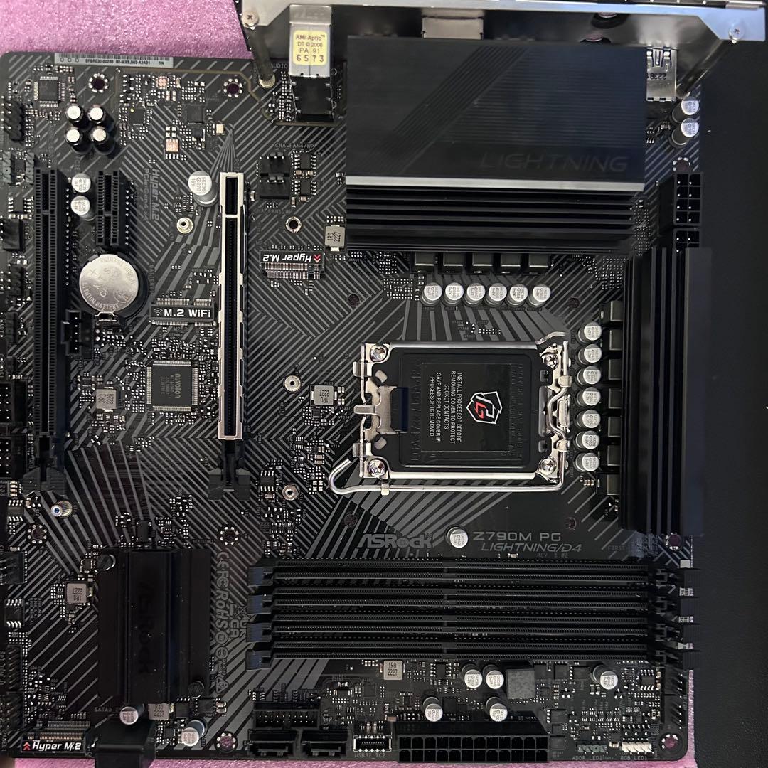 CPU Intel i5 13600K + ASRock Z790M PG/D4