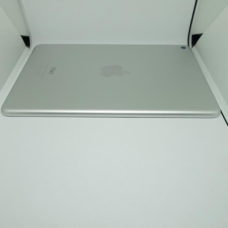 iPad mini 4 128GB Wi-Fi シルバー