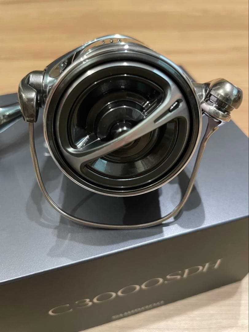 22ステラ　C3000SDH シマノ　今年10月4日購入　極美品　最終値下げ