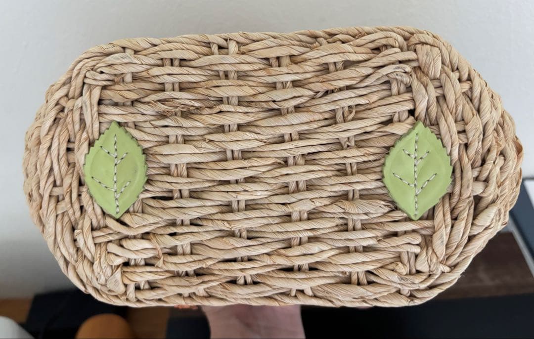 美品！かごバッグ　立体的な花　かごバッグ　花