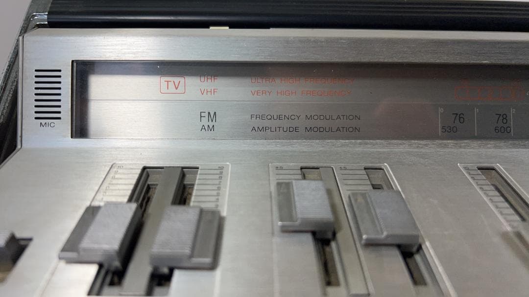 SONY レトロラジカセ　CFS-8　STEREO　ZILBA’P　　テープ