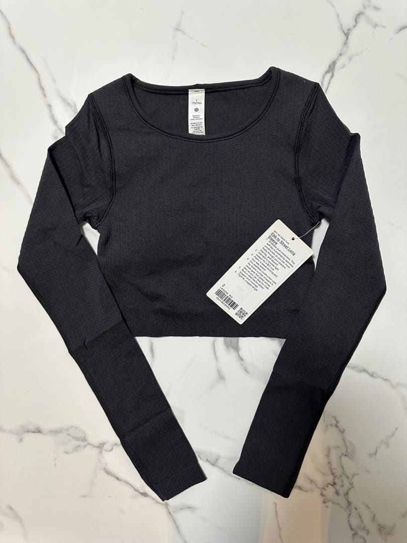 新品 ルルレモン Ebb to Street ヨガ 長袖 一体型ブラ付き 2