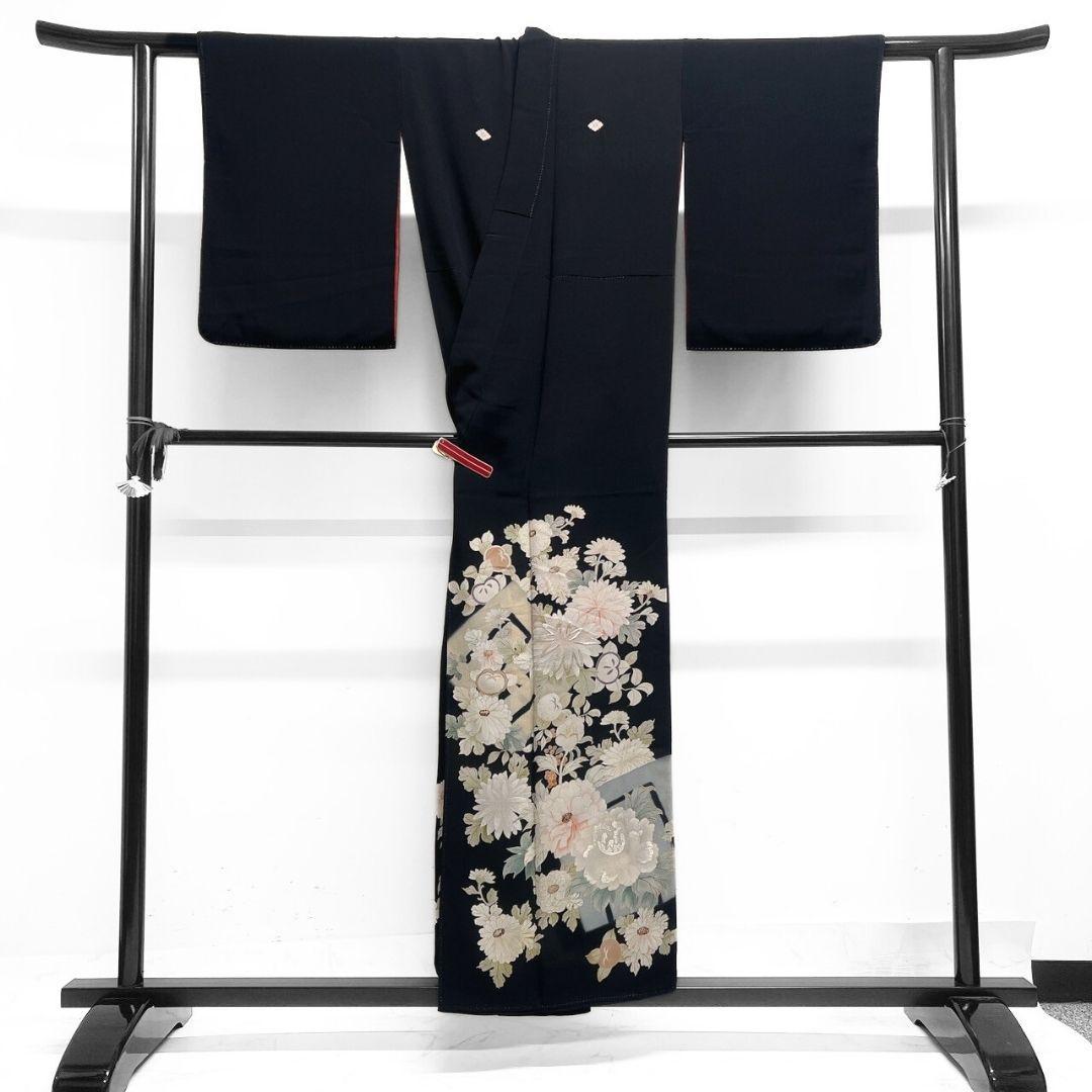 アンティーク　黒留袖　刺繍　相良刺繍　牡丹　菊花　立花　着物　101b p