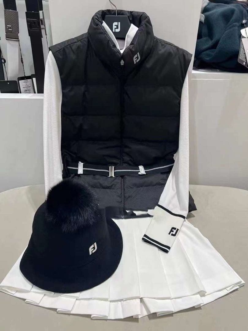 ゴルフウェア レディース ダウンベスト 白黒L