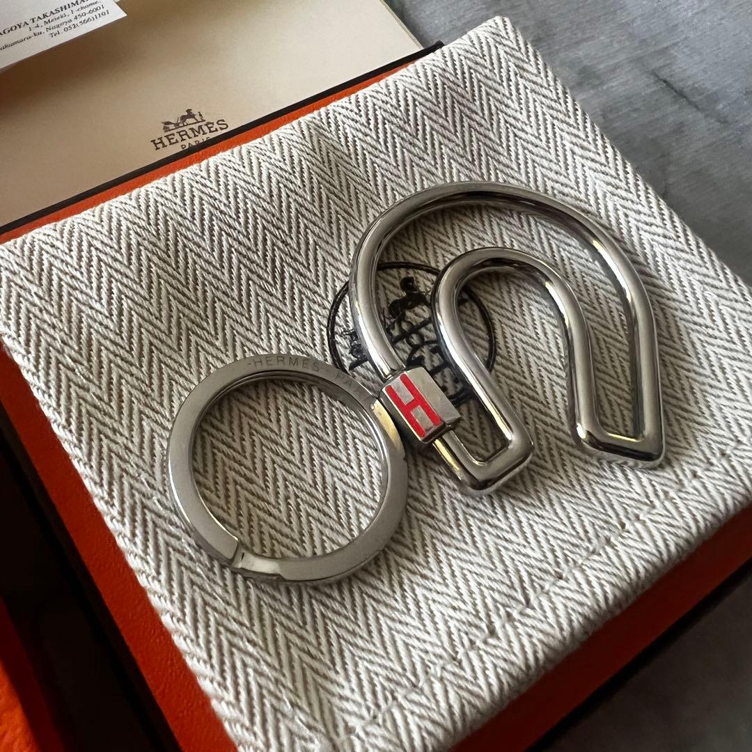 HERMES エルメス　キーホルダー フェール・ア・シュヴァル　オレンジ