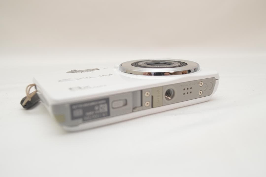 ✨希少美品✨ CASIO EXLIM EX-Z900 ホワイト