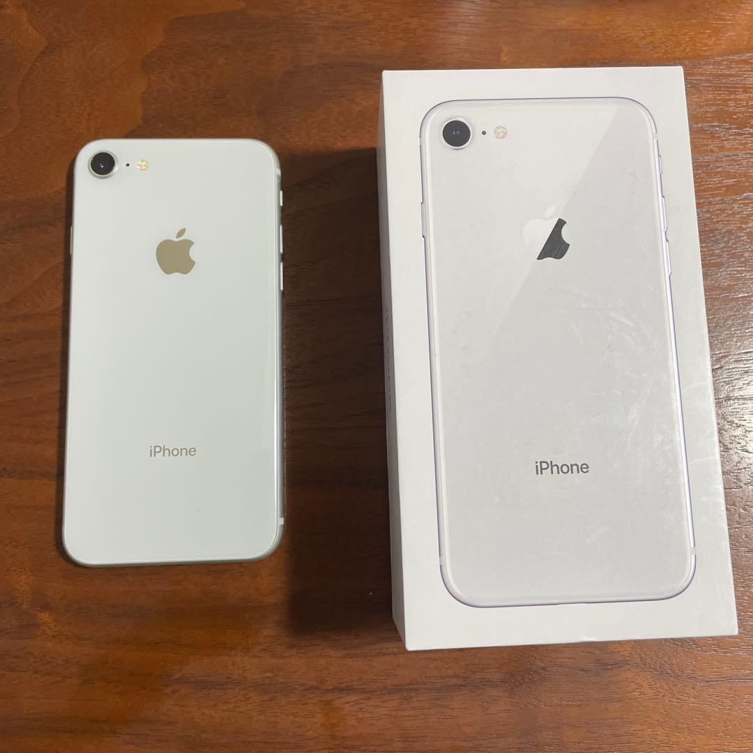 iphone 8 シルバー　64gb iphone8