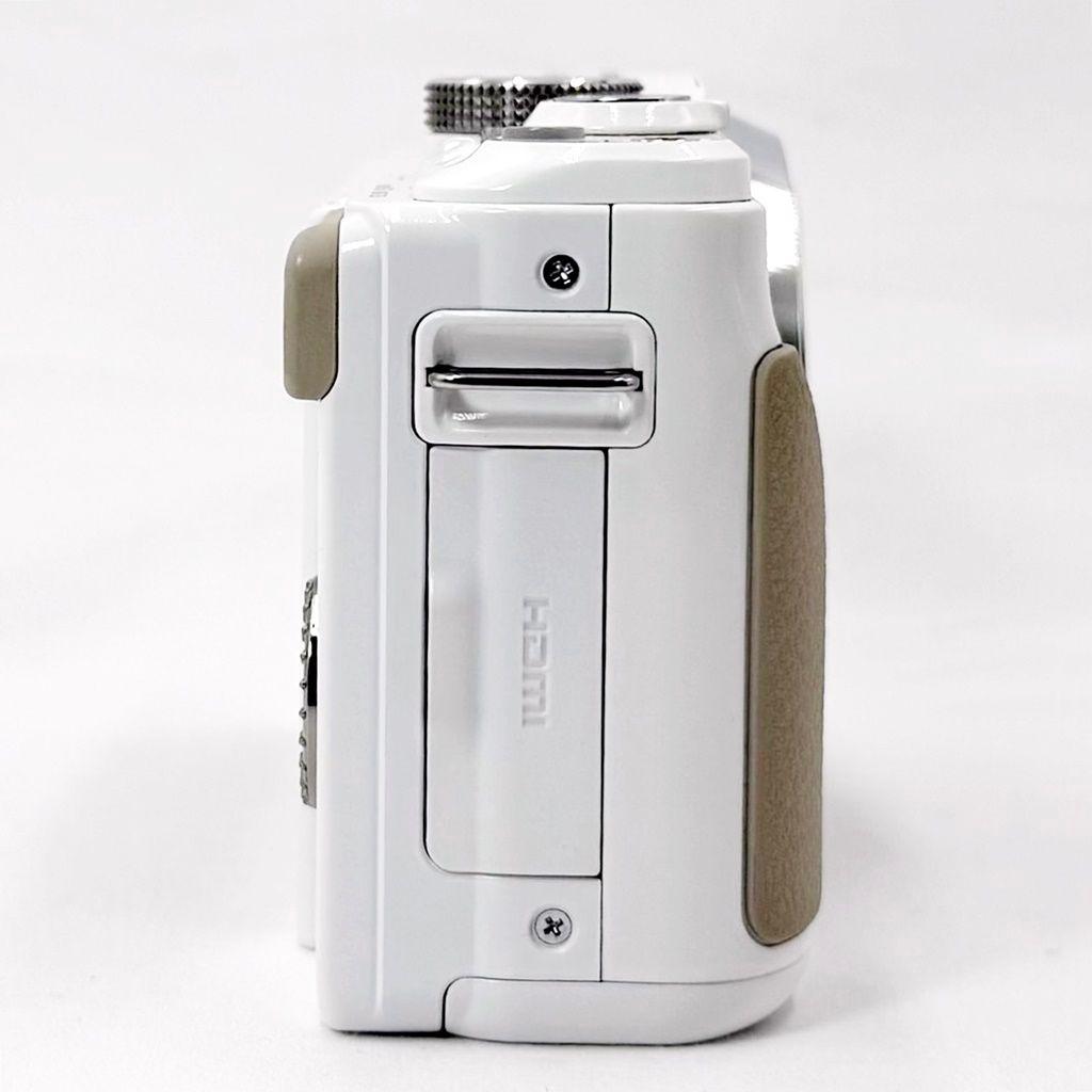 【美品】パナソニック DMC-GF6W ダブルズームキット ミラーレス カメラ