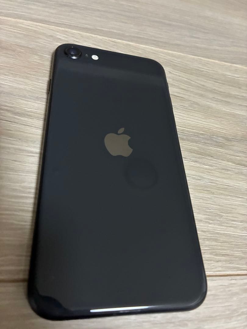 Apple 【iPhone SE 】ブラック 本体