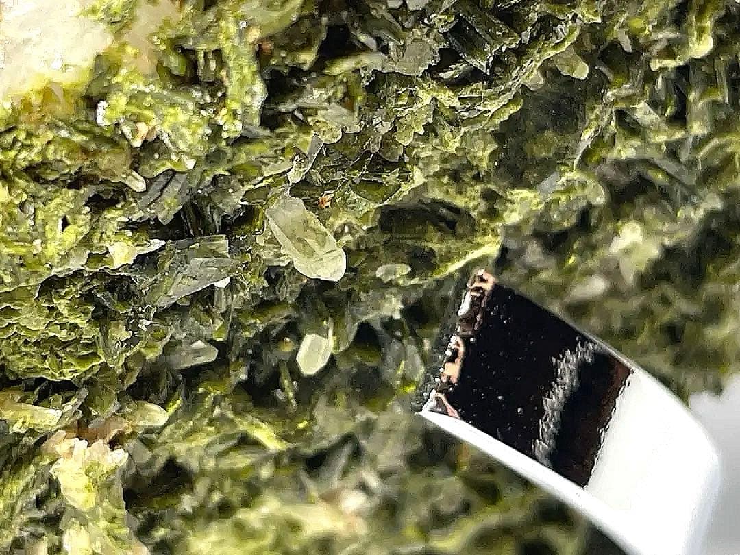 天然石　原石　トルマリン　水晶共生　クラスター　ガーデンクォーツ　グリーン